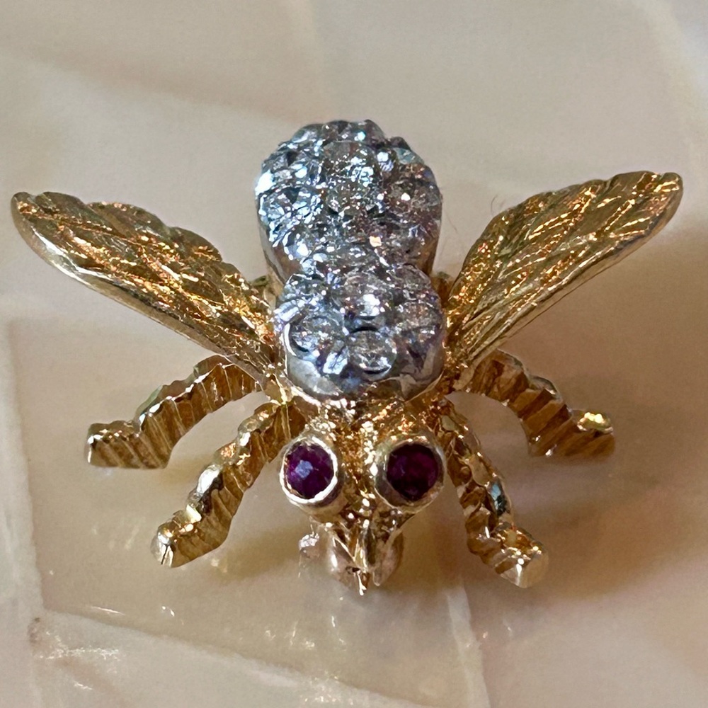 Herbert Rosenthal 18K Gold Diamond & Ruby Vintage Bee Brooch | Mint-Condition